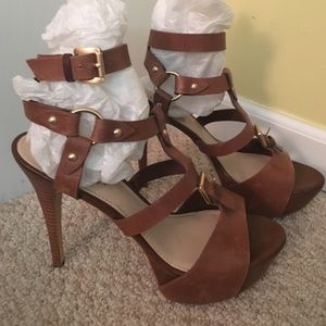 Guess “Ormandi” heels