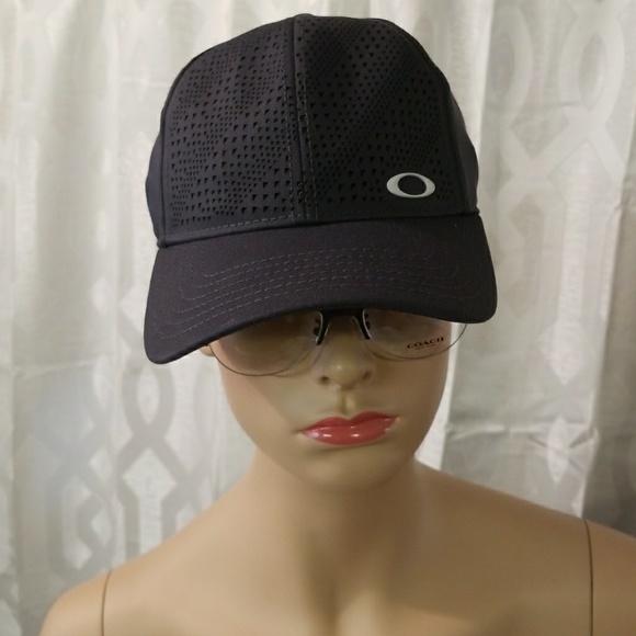 Oakley Other - Oakley Hat S/M