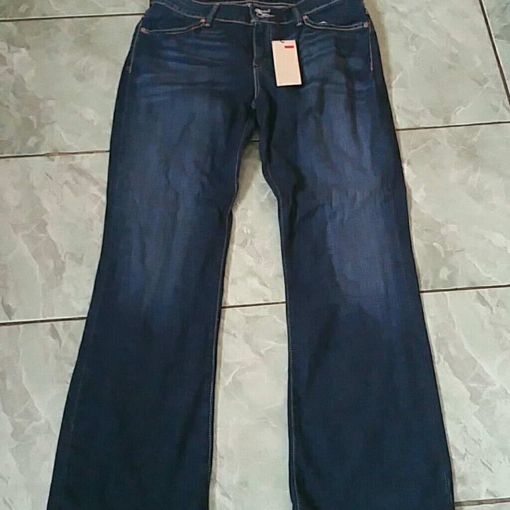 Levis jeans