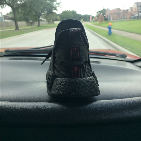 Selling NMD adidas all black