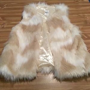 Faux fur vest with tags