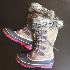 Sorel Boots (almost NEW)!!
