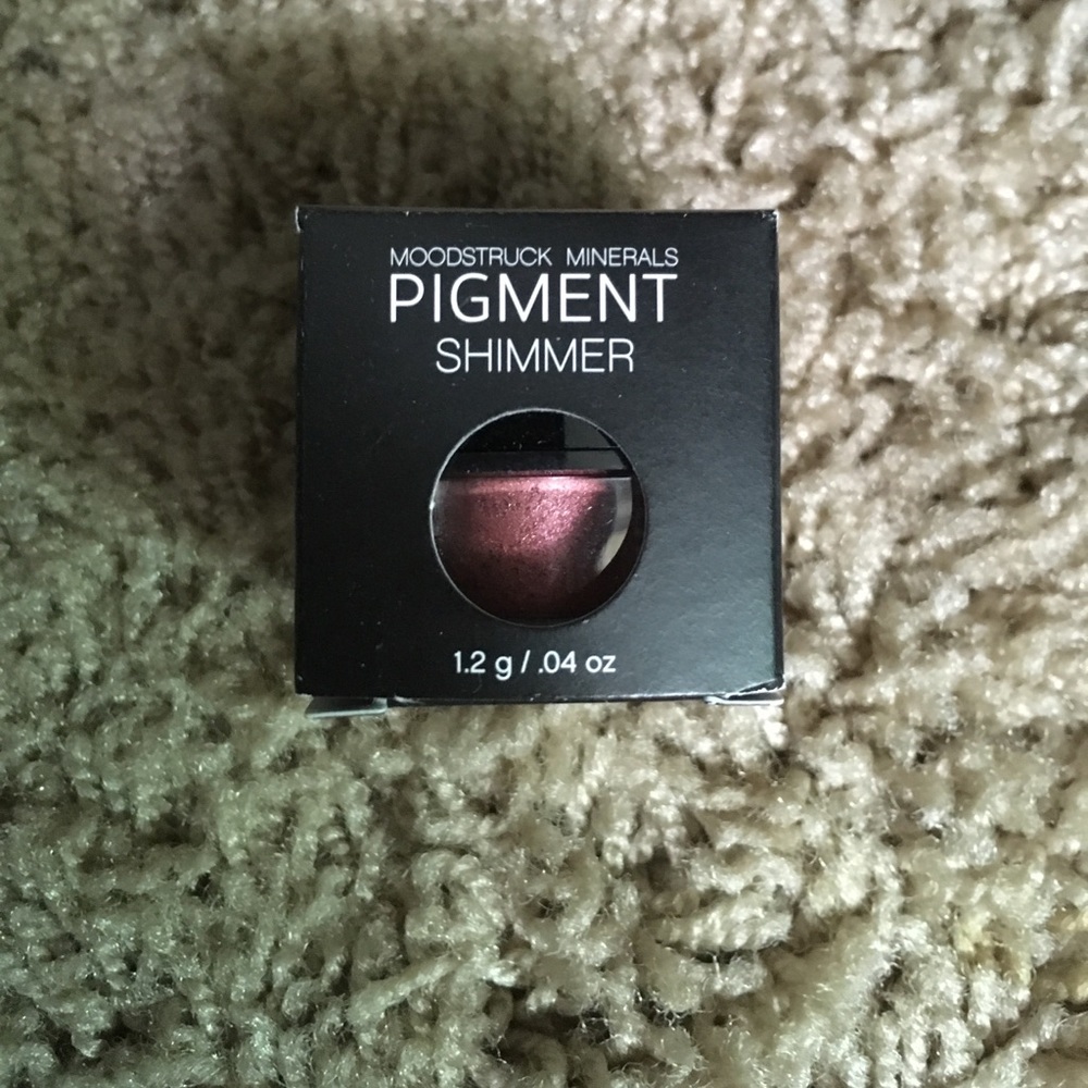 Younique Pigment Eyeshadow