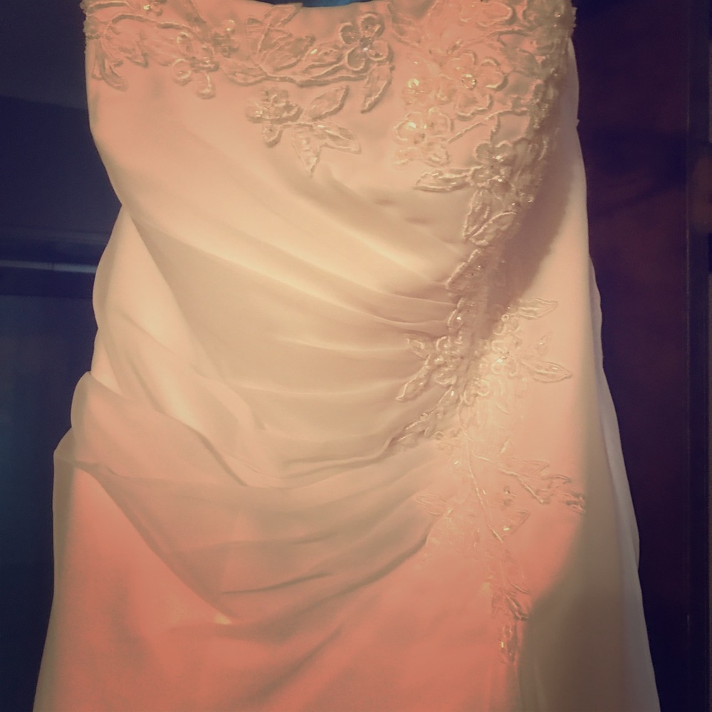 Wedding dress strapless