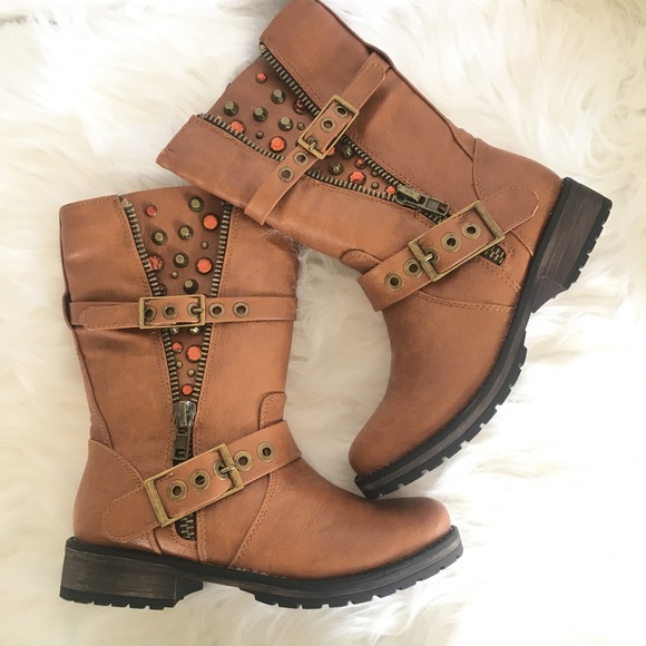 Breckelles Shoes - PRICE DROP ⬇️ TAN jeweled mid-calf boot