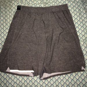 Lulu Lemon Men’s grey shorts Size Small