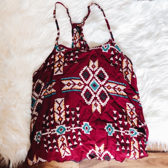 A cute little red tank top - Picture 3 of 4