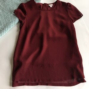 🍂Wine colored chiffon top.  Fully lined.  Size S.