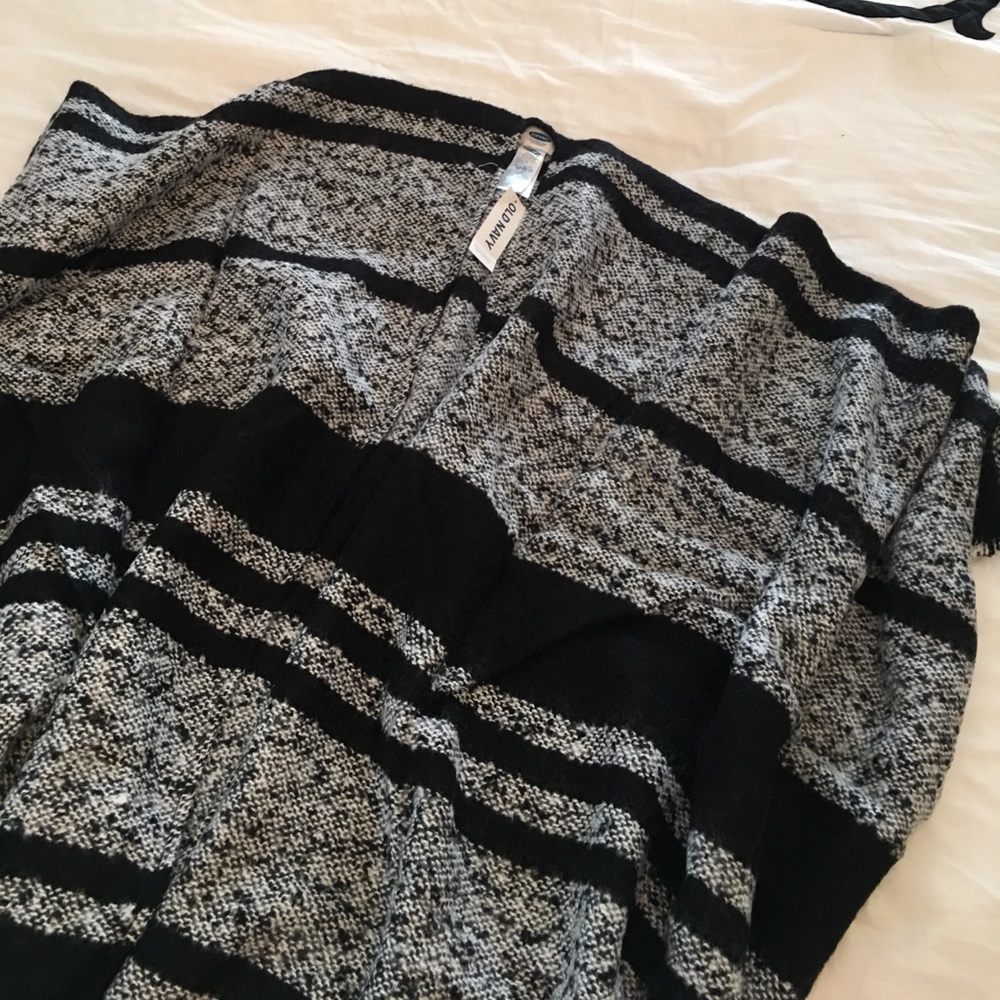 NWT Old Navy Blanket style poncho cardigan