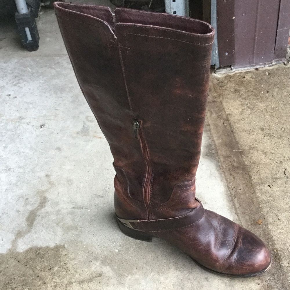 Boots - Picture 5 of 7