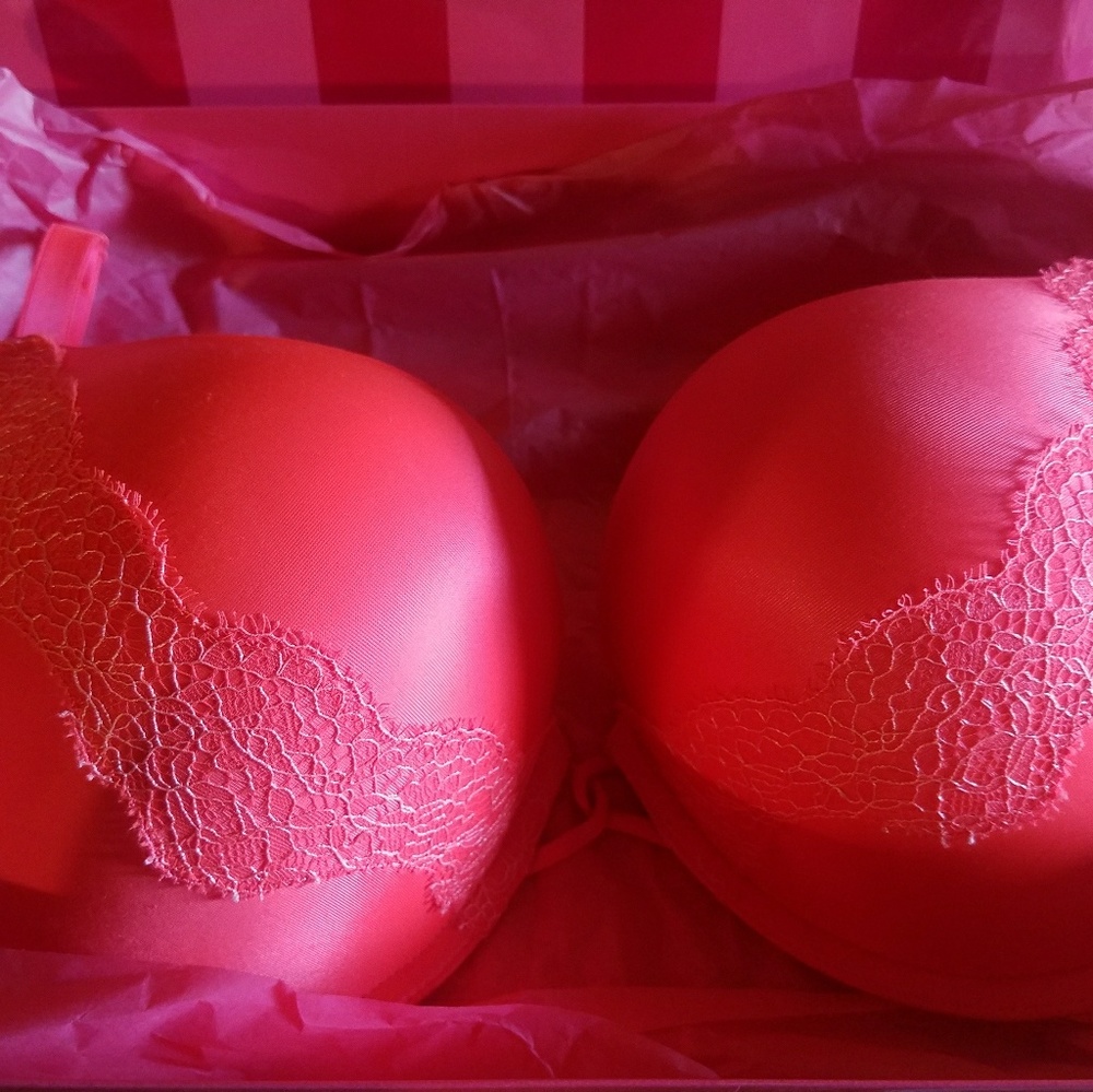 Victorias Secret Bombshell Push Up Bra