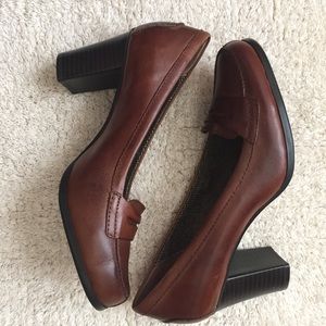 St. John’s Bay Heel Loafer, Size 8, Brown