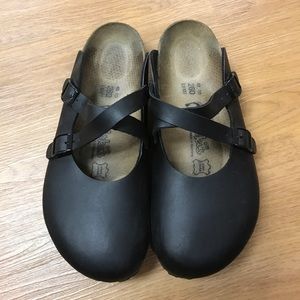 TODAY ONLY PRICE $25 Birki's Size 9 women's. Black