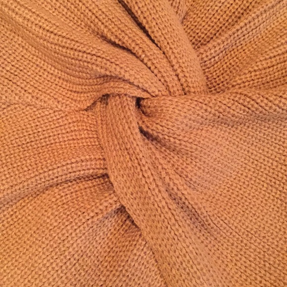 🌟Last 1!!! Oversized, Slouchy Knit Sweater - Picture 2 of 5