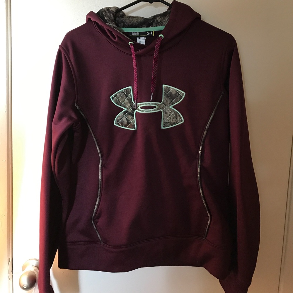 Under Armour Hoodie; Burgundy & Camo; Size M