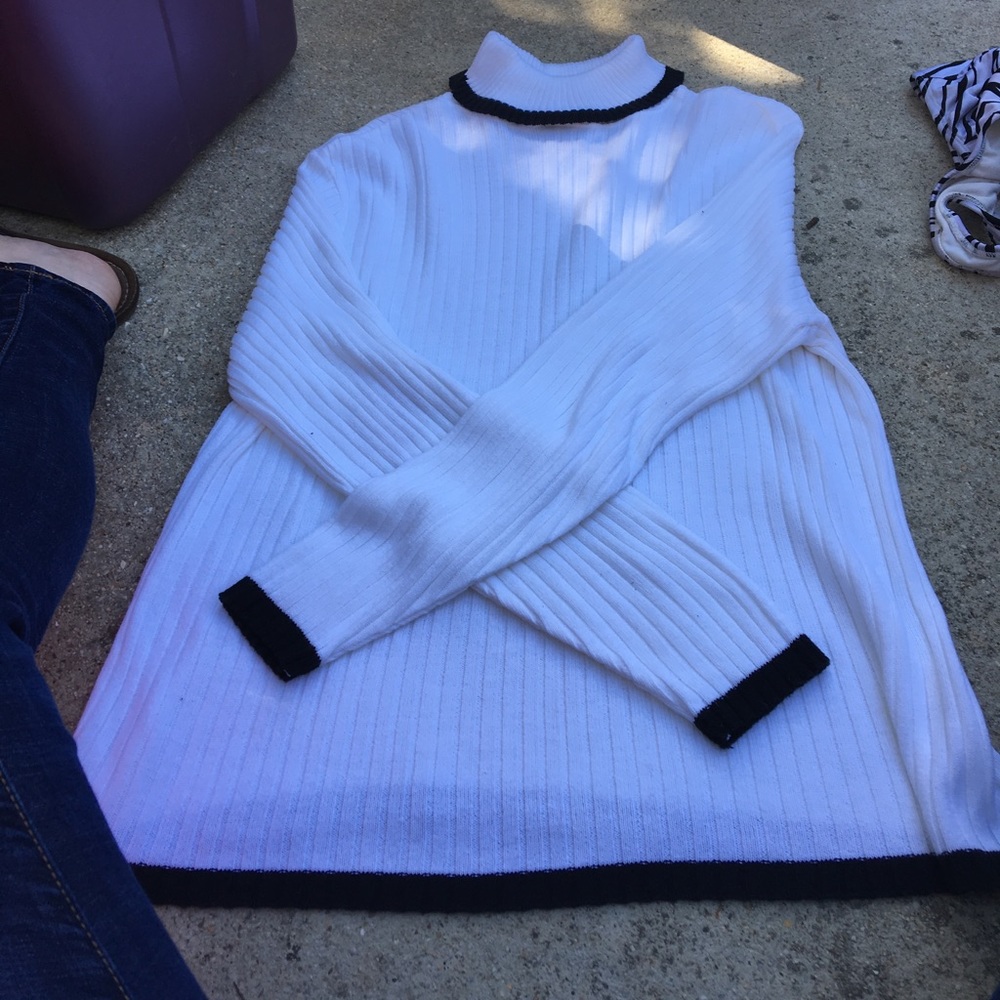 Long sleeve turtleneck sweater