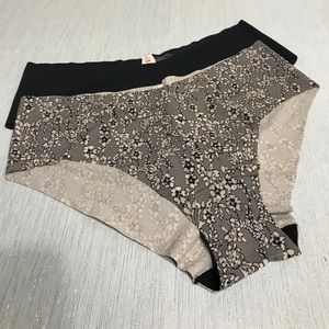NWT (2) Victoria’s Secret No Show Panties XL