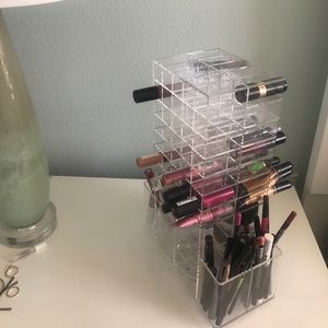 Makeup organizer