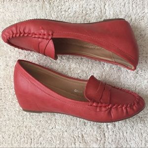 Hidden Wedge Loafer by Miami, Size 8, Red