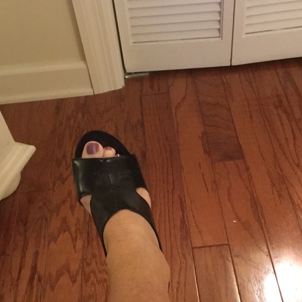 Shoes - Picture 4 of 4