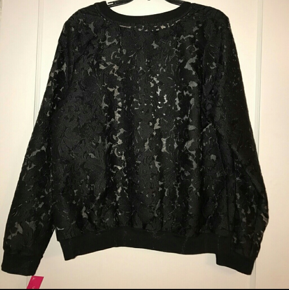 Beautiful sweat top