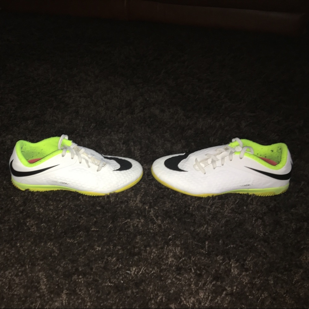 Nike Hyper Venom Indoor - Picture 2 of 3