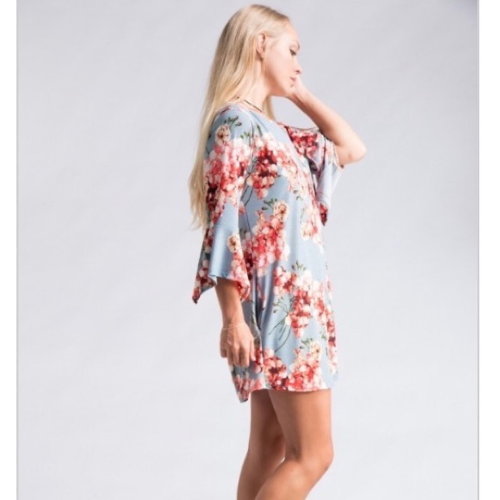 Floral print bell sleeve dress - Picture 4 of 5