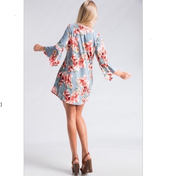 Floral print bell sleeve dress - Picture 3 of 5