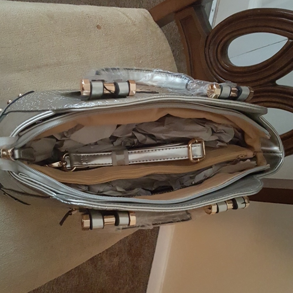 Purse - Picture 3 of 4