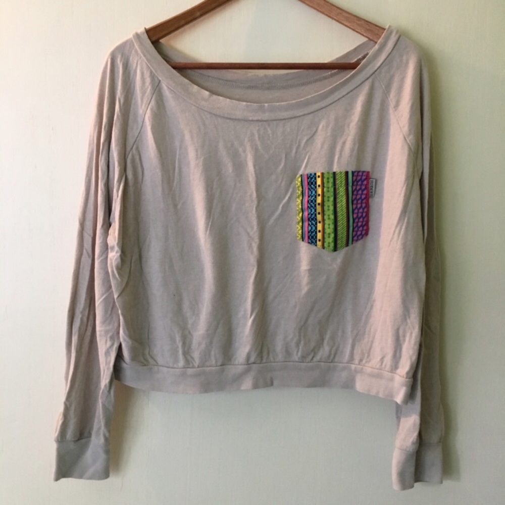 Serengetee / Cropped top w/ contrast pocket
