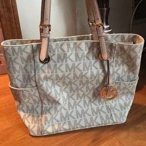 Down sizing my purse collection.