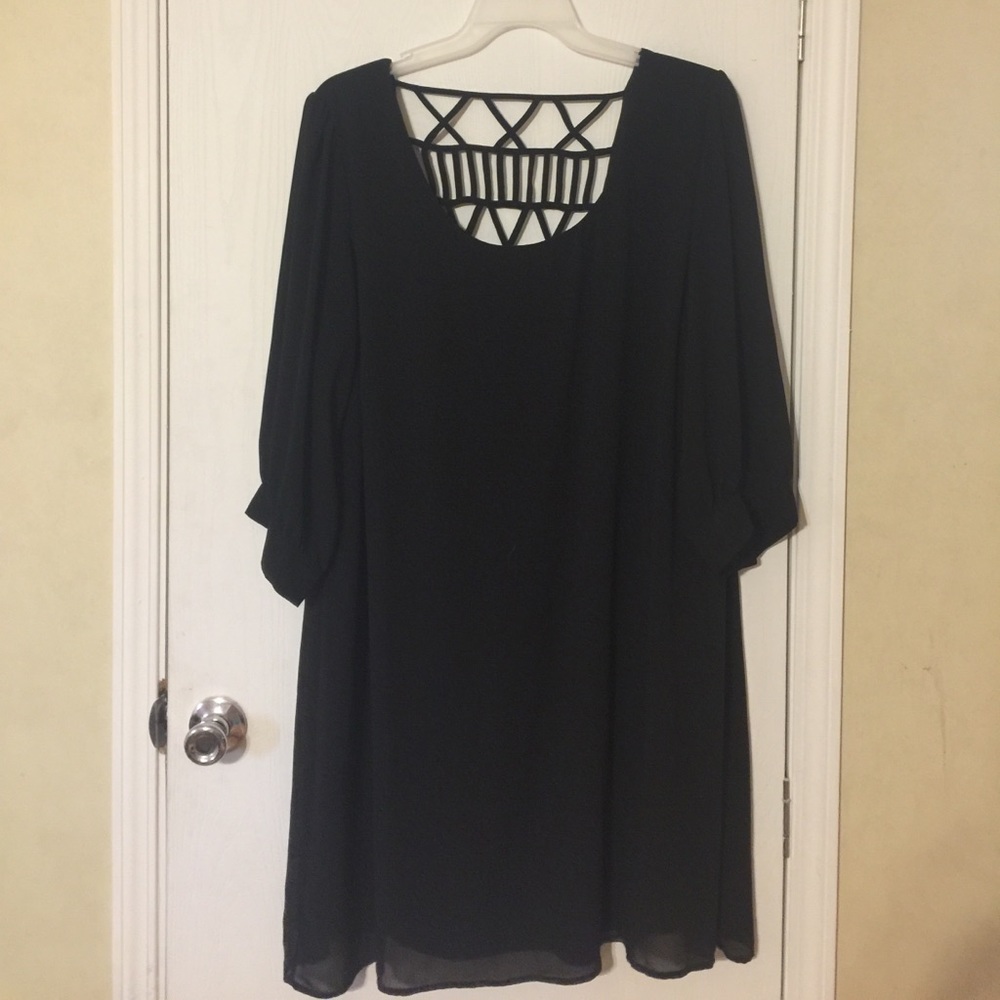 Plus Size 3/4 Black Dress 👗