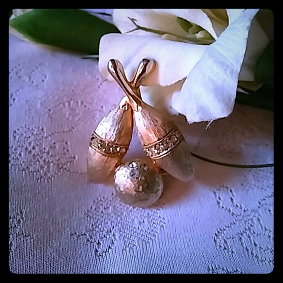 Vintage Bowling Pins and Ball Brooch - Picture 1 of 7