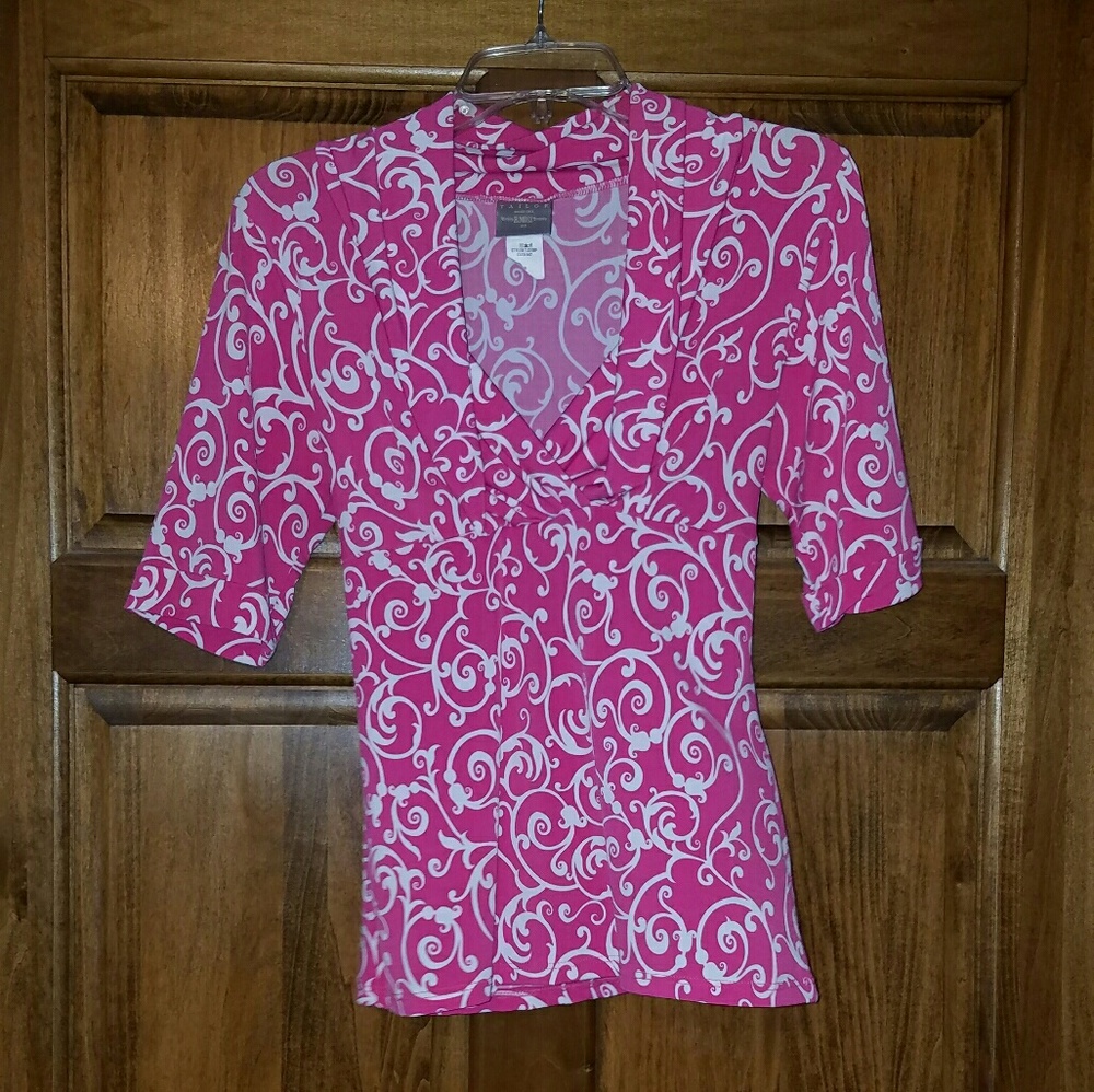 B.Moss pink blouse
