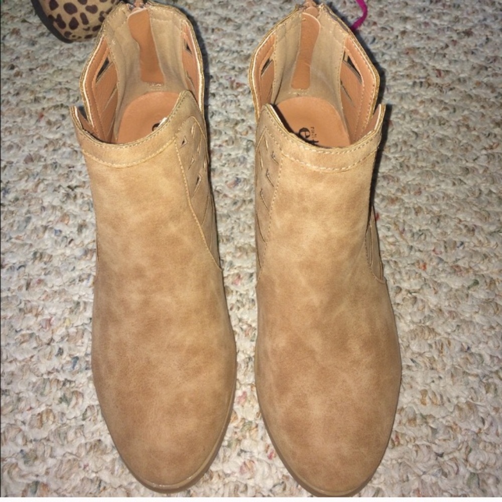 Boot/heels - Picture 2 of 4