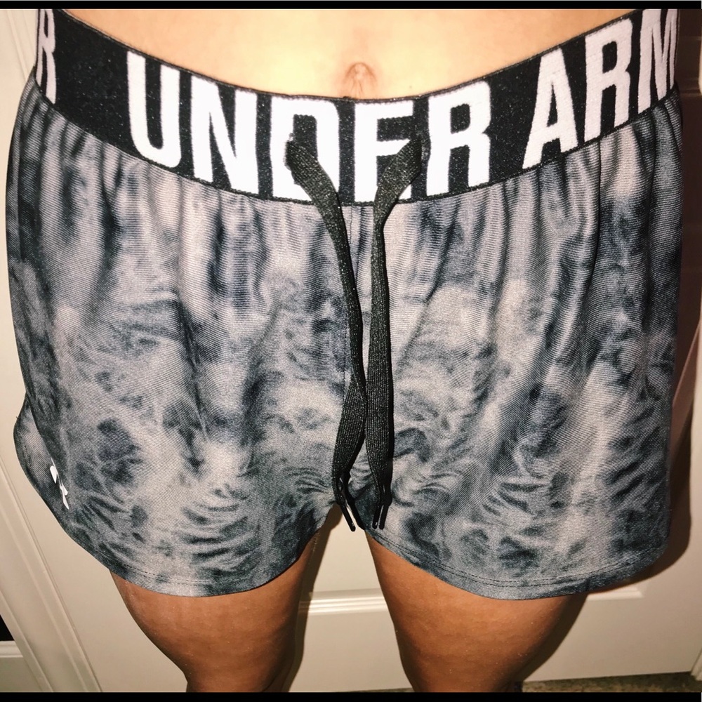 UNDER ARMOUR XS LOOSE FIT SHORTS
