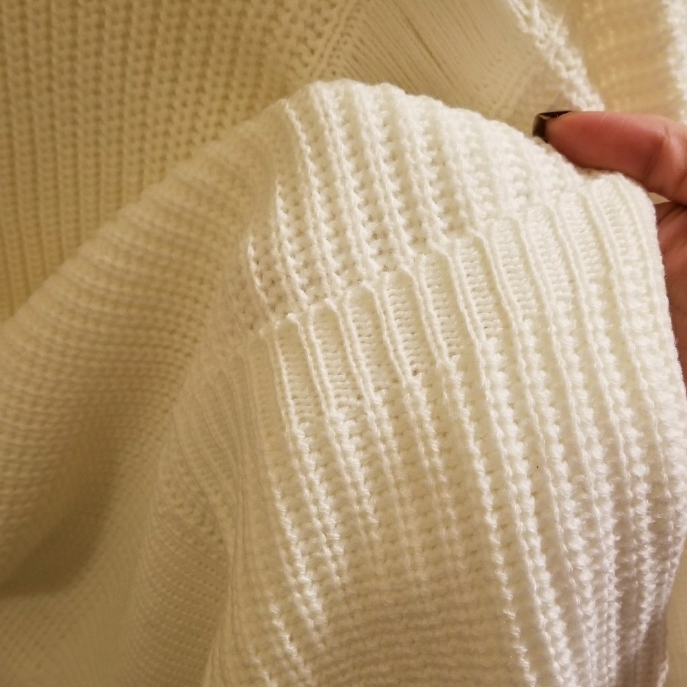 Chunky Cozy Hi-Low Sweater - Picture 7 of 8