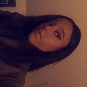 Meet your Posher, Monique