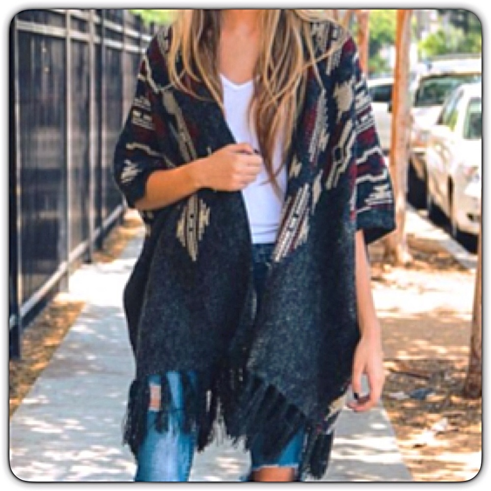 Boho Ruana Kimono Cardi Wrap Poncho Armholes O/S - Picture 2 of 6