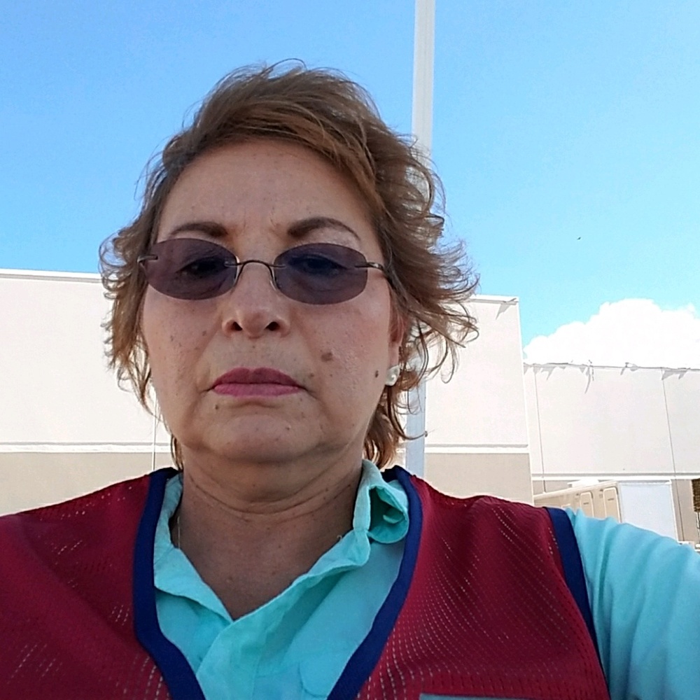 Meet your Posher, Elizabeth