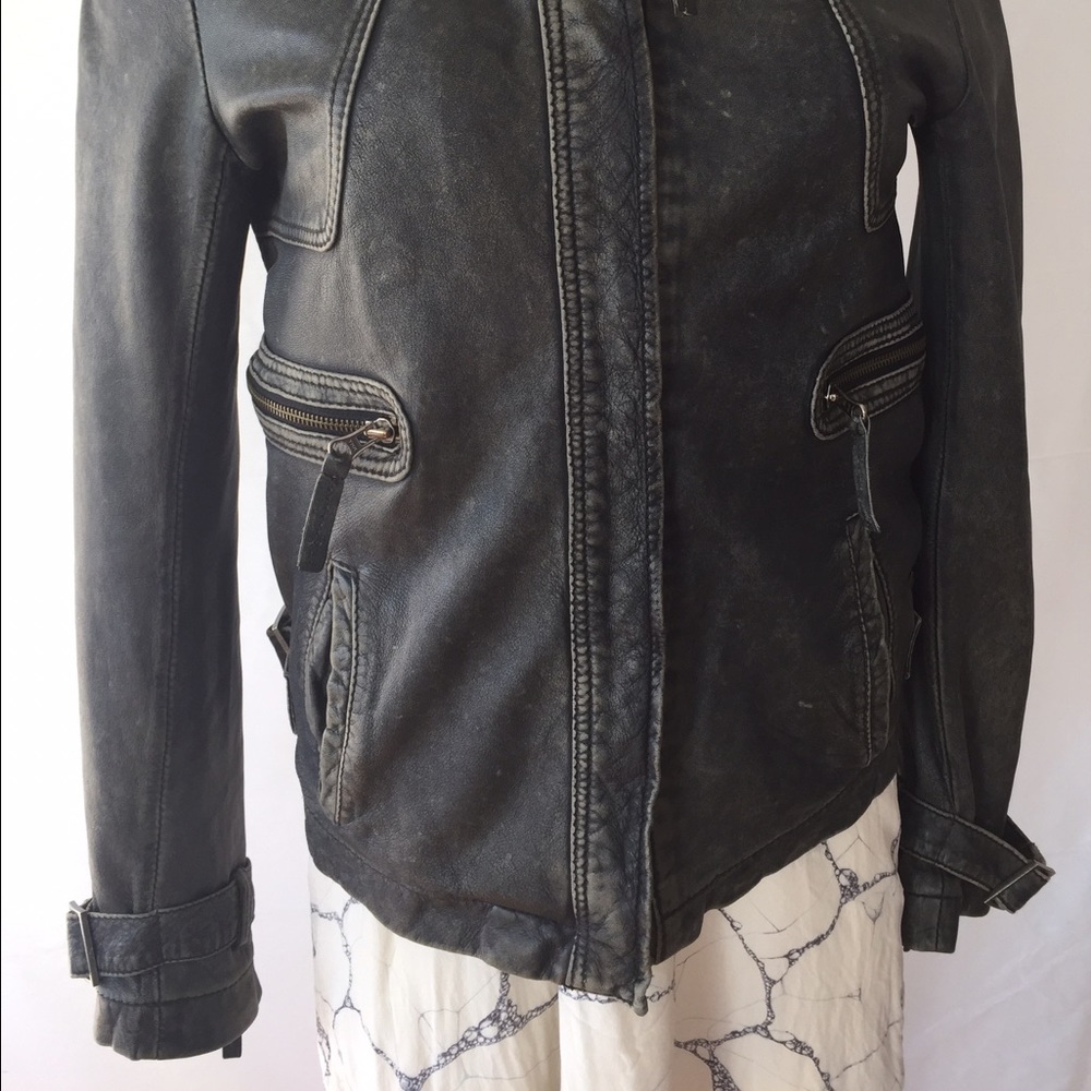 Leather jacket - Picture 2 of 4