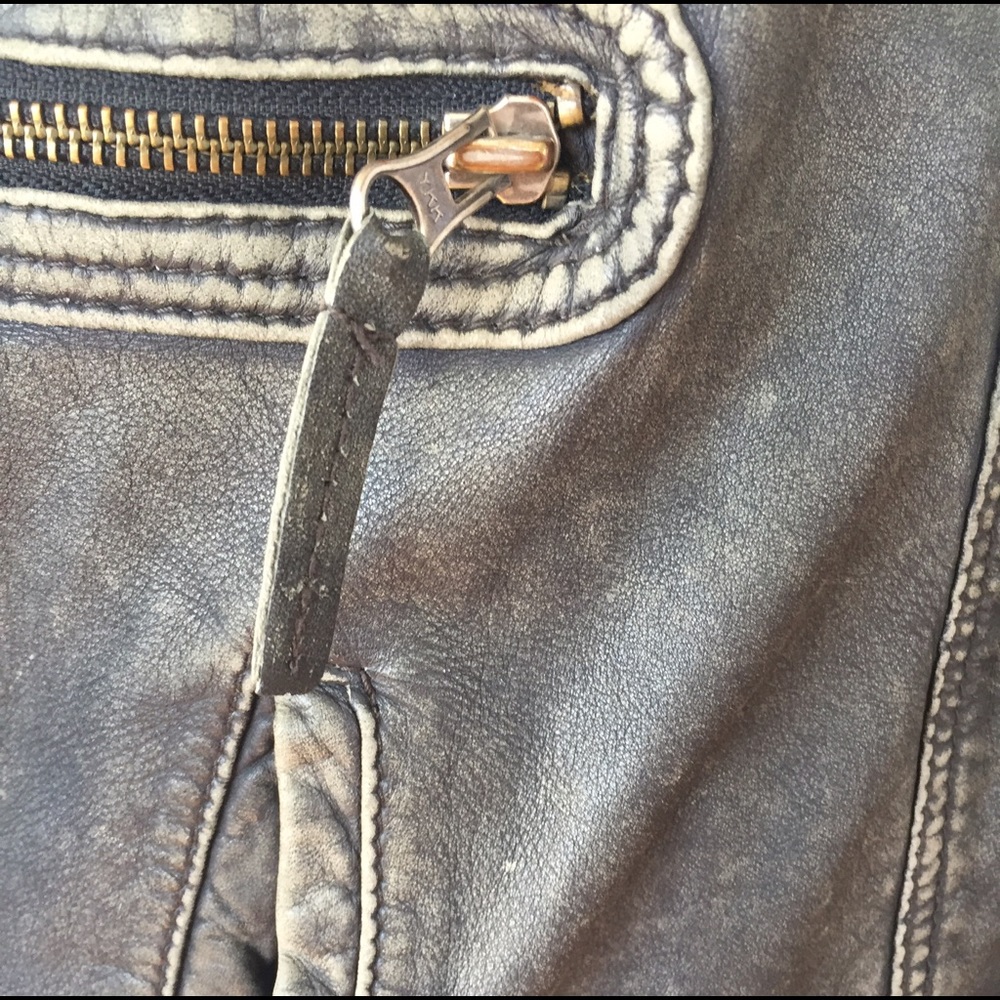 Leather jacket - Picture 3 of 4