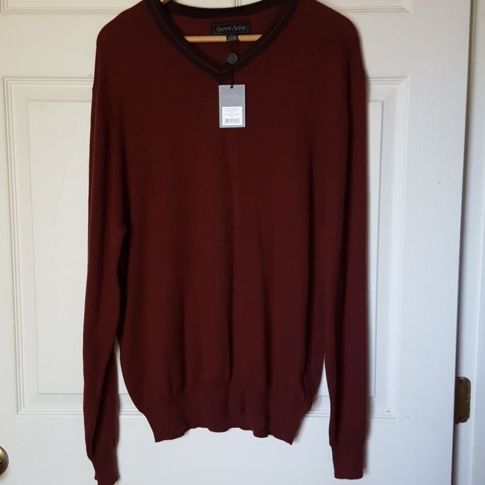 NWT Kenneth Roberts Platinum Sweater