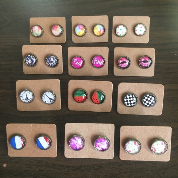 Set of 12 brand new super cute stud earrings - Picture 1 of 7
