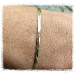 Hold 😃😃😃14k gold bracelet