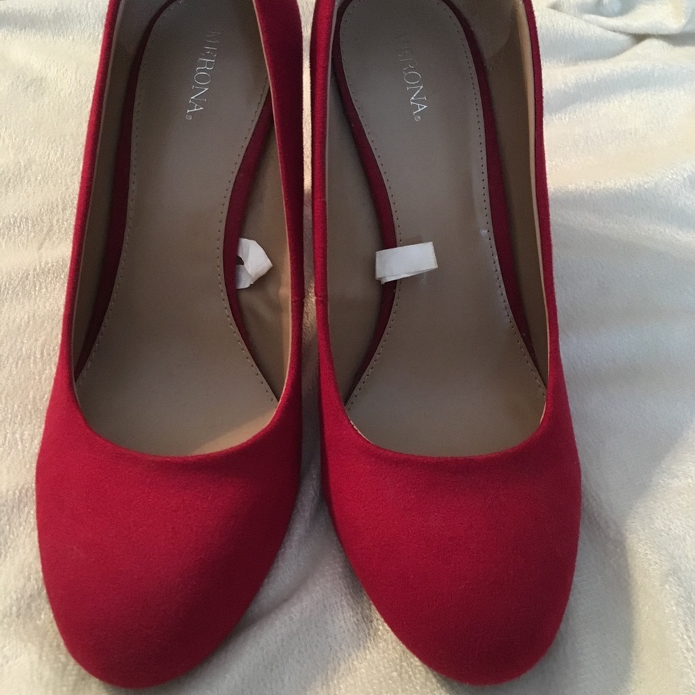 Merona brand red chunky faux suede 3 inch heels👠
