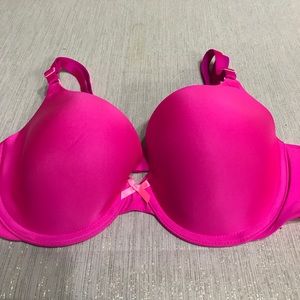 New Victoria’s Secret Demi Underwire Bra 38B