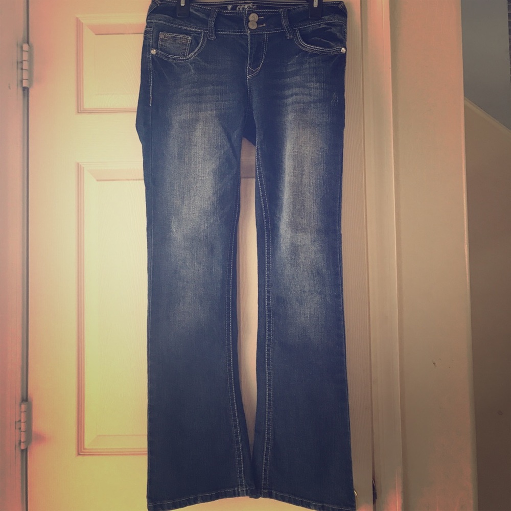 Wallflower blue jeans. Size 9