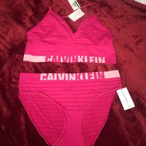 CALVIN KLEIN BRALETTE & BIKINI BUNDLE