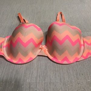 New Victoria’s Secret Print Underwire Demi Bra 38B